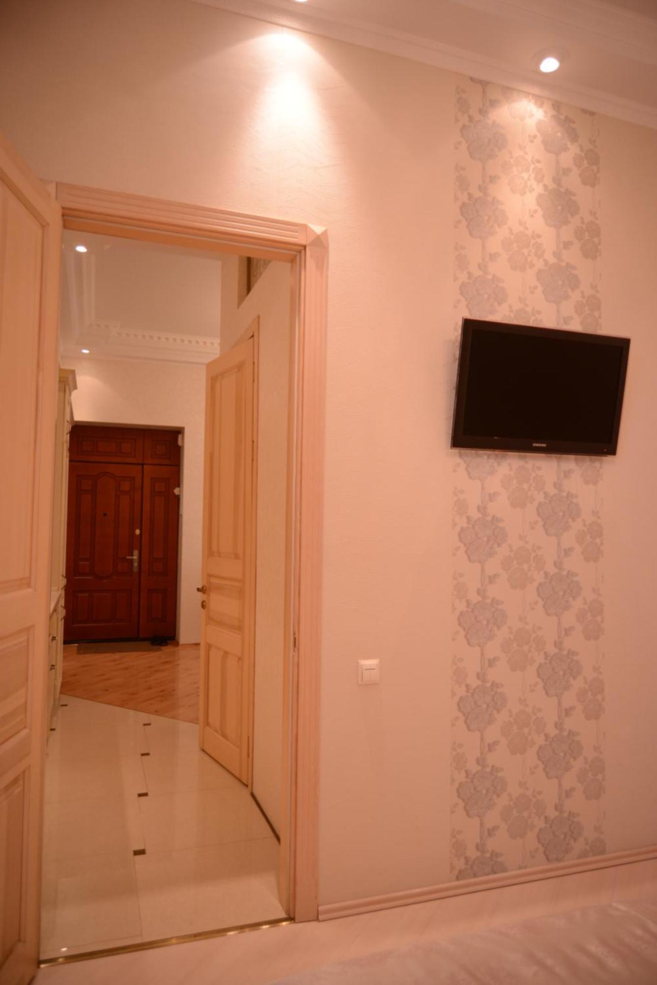 Apartment For Rent On Deribasovskaya Street Odesa Exterior foto