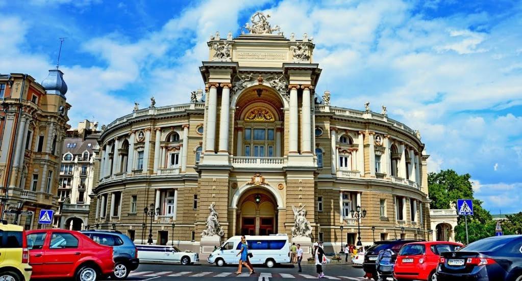 Apartment For Rent On Deribasovskaya Street Odesa Exterior foto